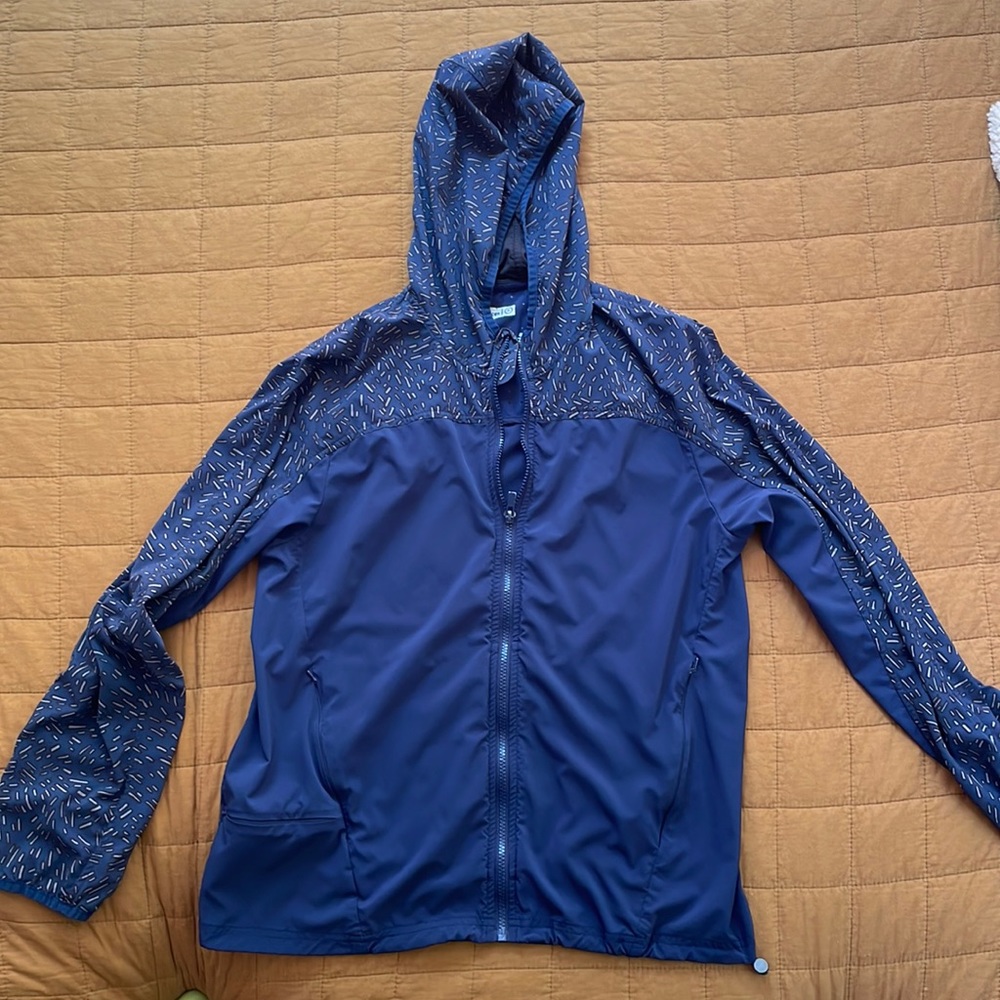 Outdoor Voices lightweight spandex jogging jacket, size M in blue/blue speckle.